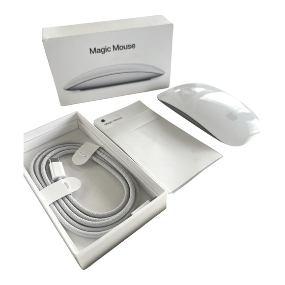 Apple - Magic Mouse (USB-C) - White
MultiTouch Surface - Picture 1 of 6